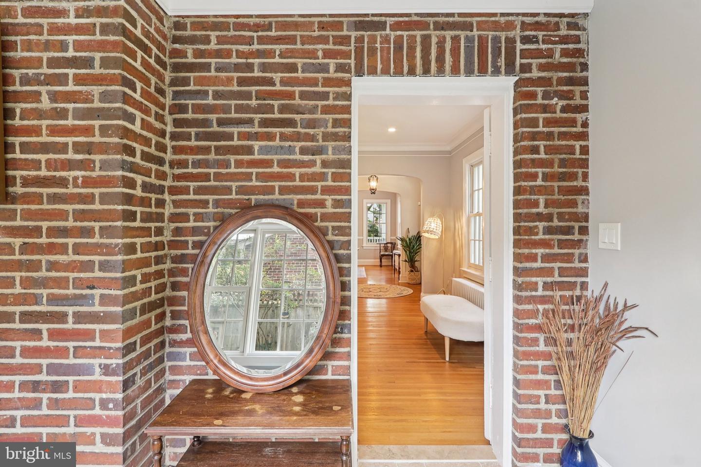 2322 S ARLINGTON RIDGE RD, ARLINGTON, Virginia 22202, 3 Bedrooms Bedrooms, ,2 BathroomsBathrooms,Residential,For sale,2322 S ARLINGTON RIDGE RD,VAAR2063578 MLS # VAAR2063578