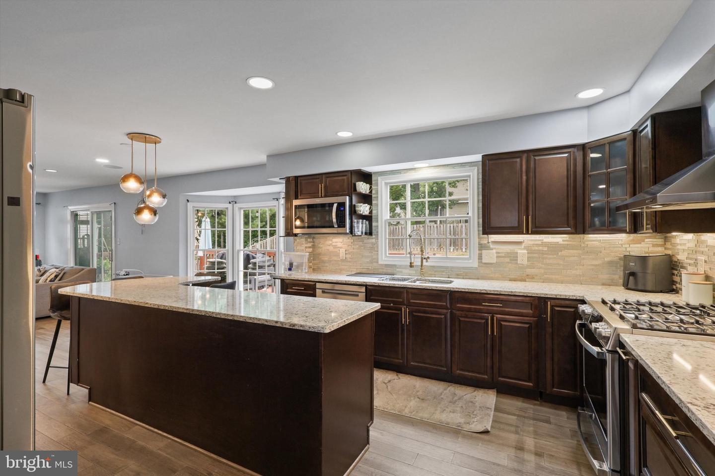 6488 PALISADES DR, CENTREVILLE, Virginia 20121, 4 Bedrooms Bedrooms, ,3 BathroomsBathrooms,Residential,For sale,6488 PALISADES DR,VAFX2267118 MLS # VAFX2267118