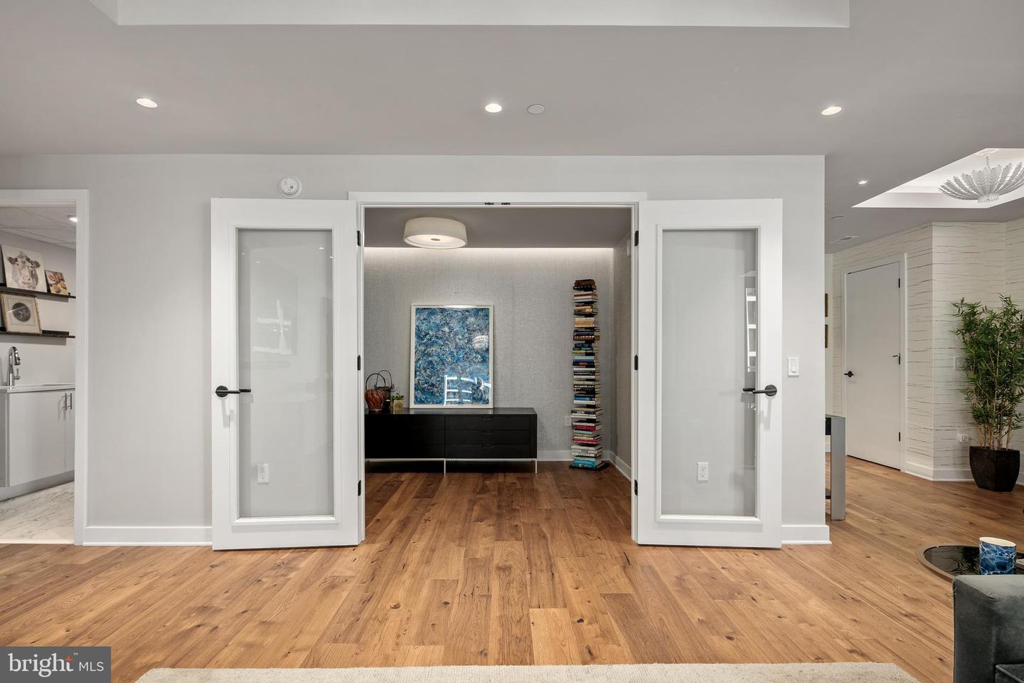 1781 N PIERCE ST #702, ARLINGTON, Virginia 22209, 2 Bedrooms Bedrooms, ,2 BathroomsBathrooms,Residential,For sale,1781 N PIERCE ST #702,VAAR2063730 MLS # VAAR2063730