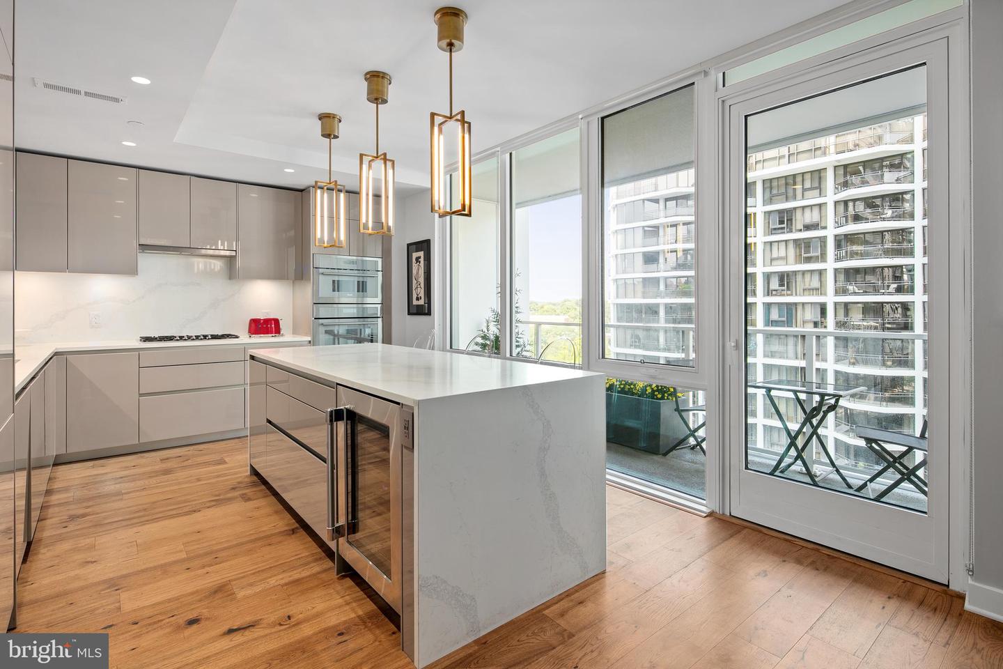 1781 N PIERCE ST #702, ARLINGTON, Virginia 22209, 2 Bedrooms Bedrooms, ,2 BathroomsBathrooms,Residential,For sale,1781 N PIERCE ST #702,VAAR2063730 MLS # VAAR2063730