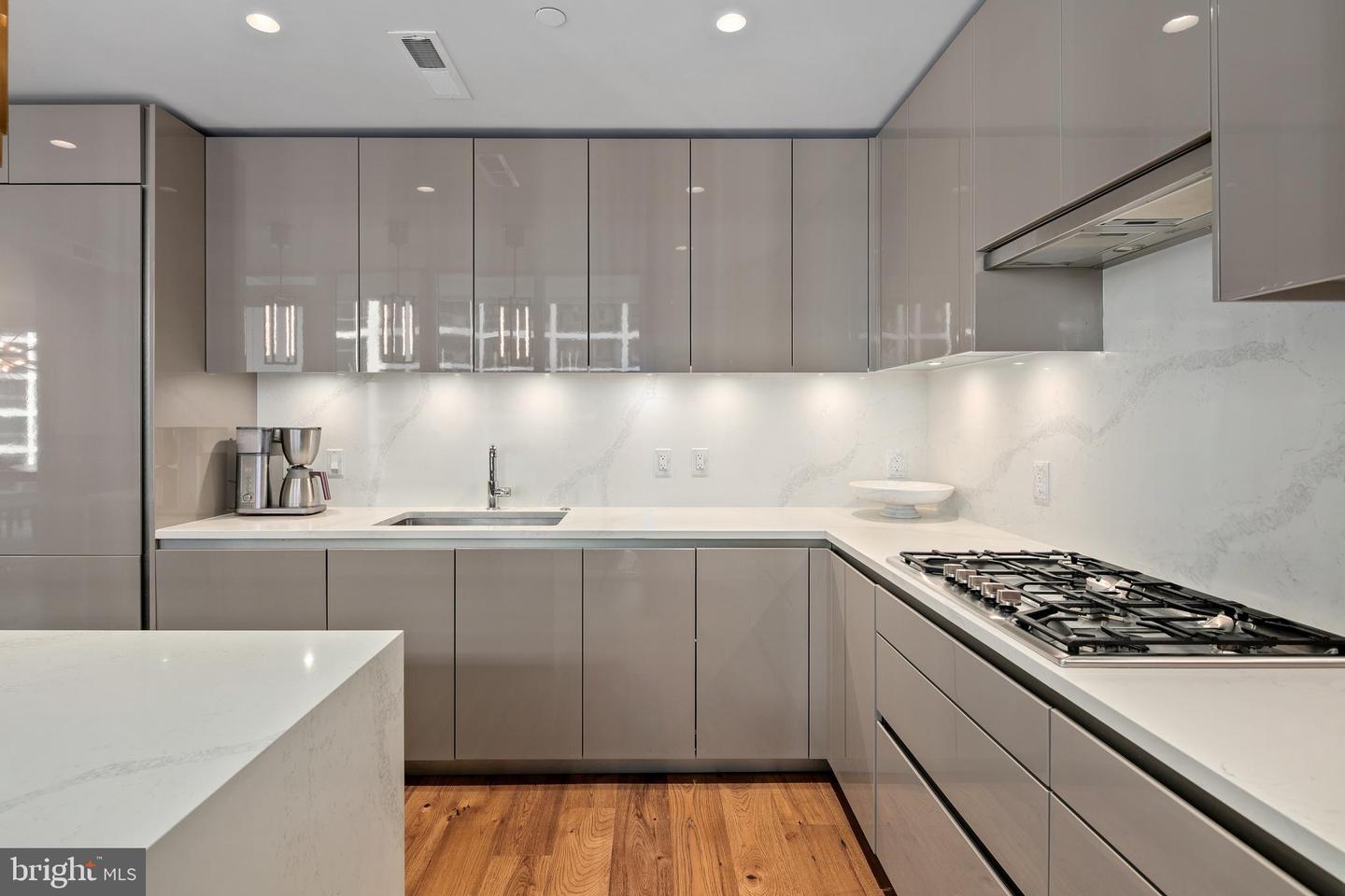 1781 N PIERCE ST #702, ARLINGTON, Virginia 22209, 2 Bedrooms Bedrooms, ,2 BathroomsBathrooms,Residential,For sale,1781 N PIERCE ST #702,VAAR2063730 MLS # VAAR2063730