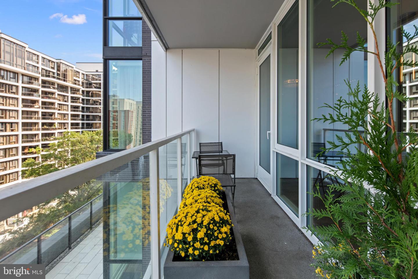 1781 N PIERCE ST #702, ARLINGTON, Virginia 22209, 2 Bedrooms Bedrooms, ,2 BathroomsBathrooms,Residential,For sale,1781 N PIERCE ST #702,VAAR2063730 MLS # VAAR2063730