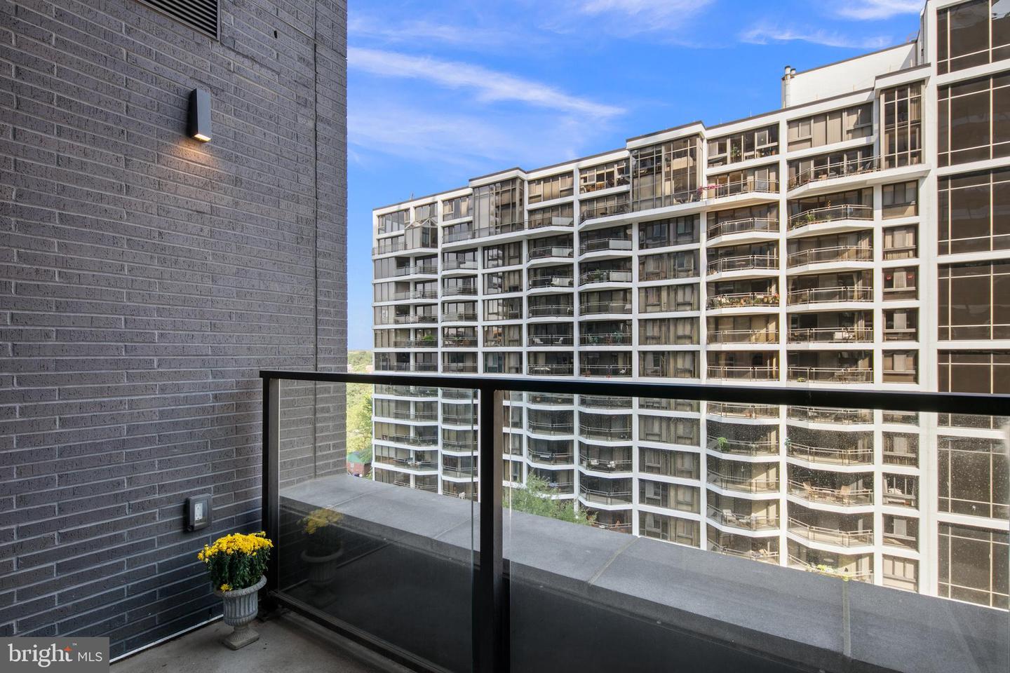 1781 N PIERCE ST #702, ARLINGTON, Virginia 22209, 2 Bedrooms Bedrooms, ,2 BathroomsBathrooms,Residential,For sale,1781 N PIERCE ST #702,VAAR2063730 MLS # VAAR2063730