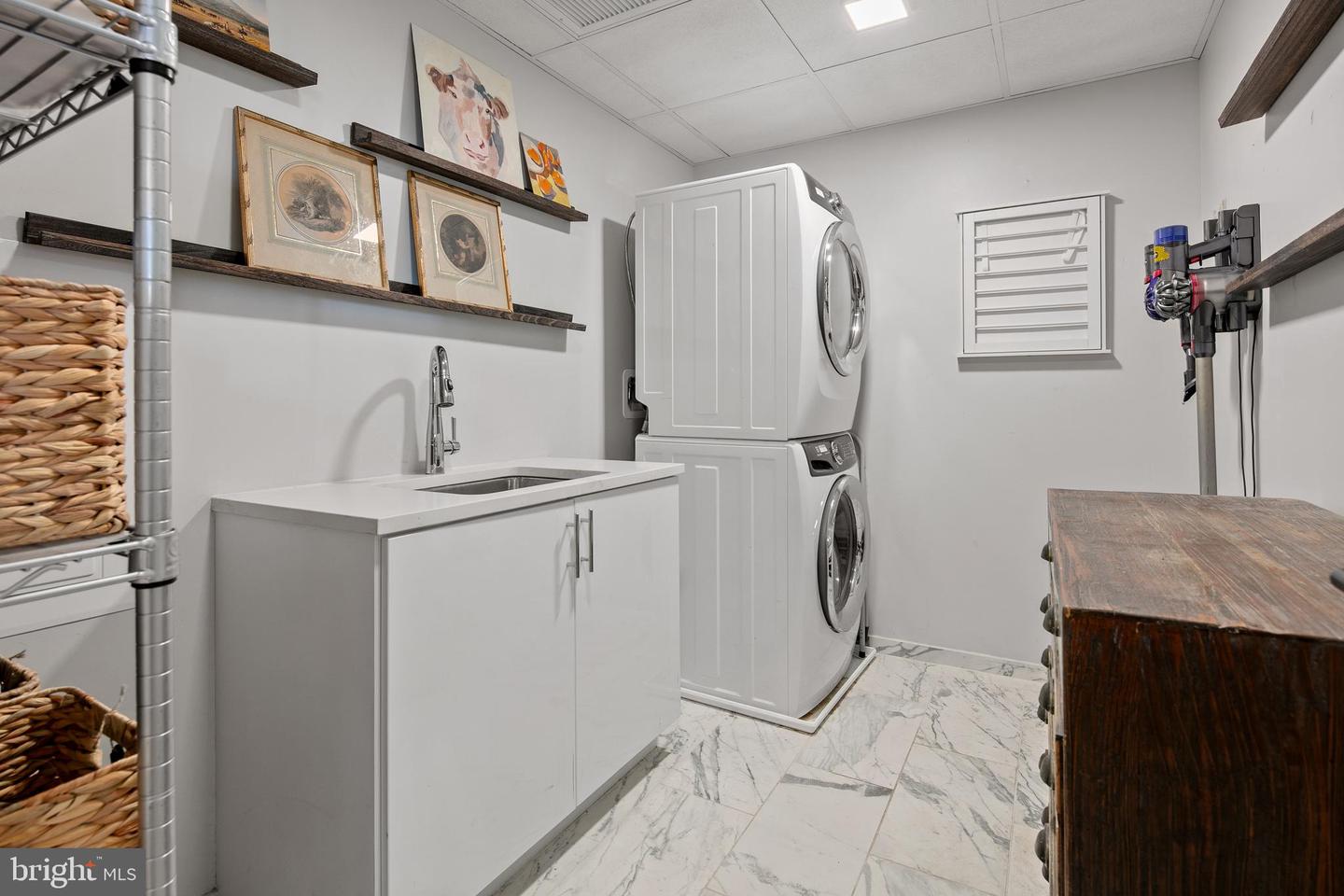 1781 N PIERCE ST #702, ARLINGTON, Virginia 22209, 2 Bedrooms Bedrooms, ,2 BathroomsBathrooms,Residential,For sale,1781 N PIERCE ST #702,VAAR2063730 MLS # VAAR2063730