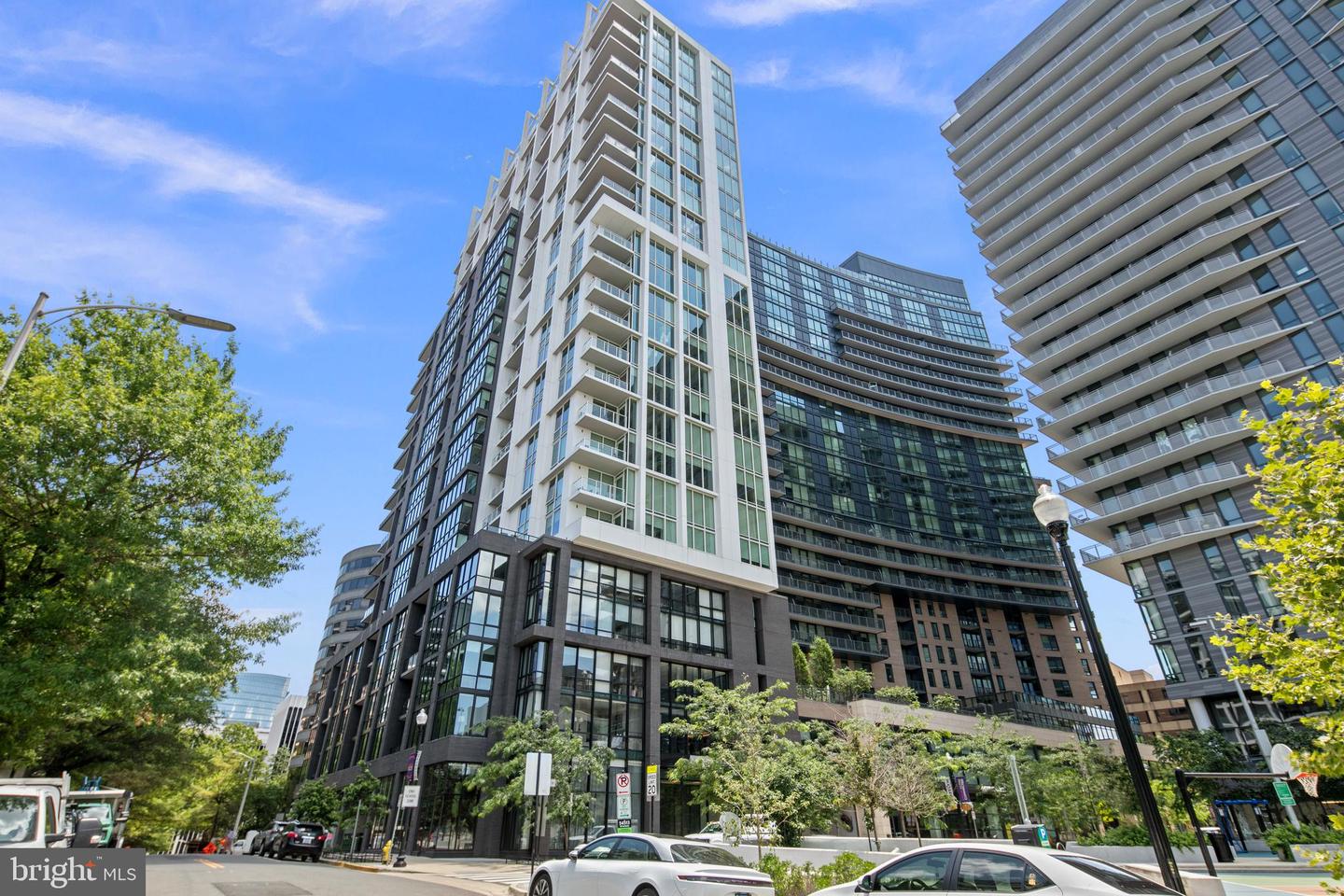1781 N PIERCE ST #702, ARLINGTON, Virginia 22209, 2 Bedrooms Bedrooms, ,2 BathroomsBathrooms,Residential,For sale,1781 N PIERCE ST #702,VAAR2063730 MLS # VAAR2063730