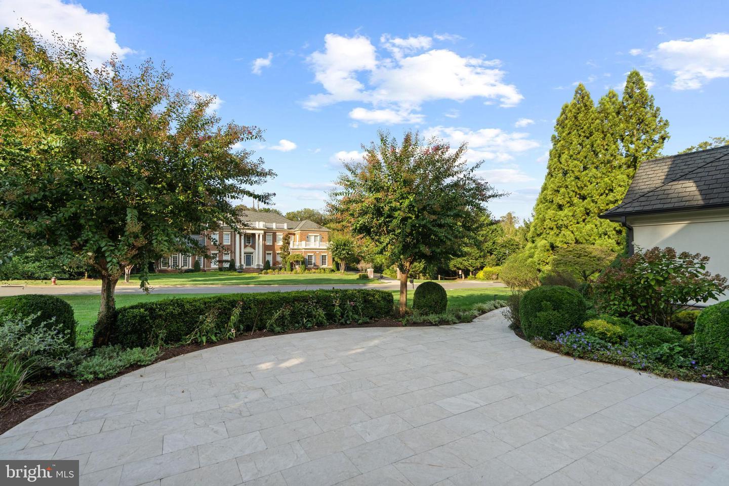 7795 GLENHAVEN CT, MCLEAN, Virginia 22102, 5 Bedrooms Bedrooms, ,5 BathroomsBathrooms,Residential,For sale,7795 GLENHAVEN CT,VAFX2267696 MLS # VAFX2267696
