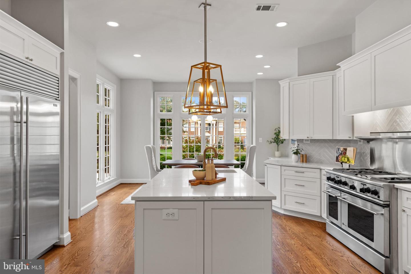 7795 GLENHAVEN CT, MCLEAN, Virginia 22102, 5 Bedrooms Bedrooms, ,5 BathroomsBathrooms,Residential,For sale,7795 GLENHAVEN CT,VAFX2267696 MLS # VAFX2267696
