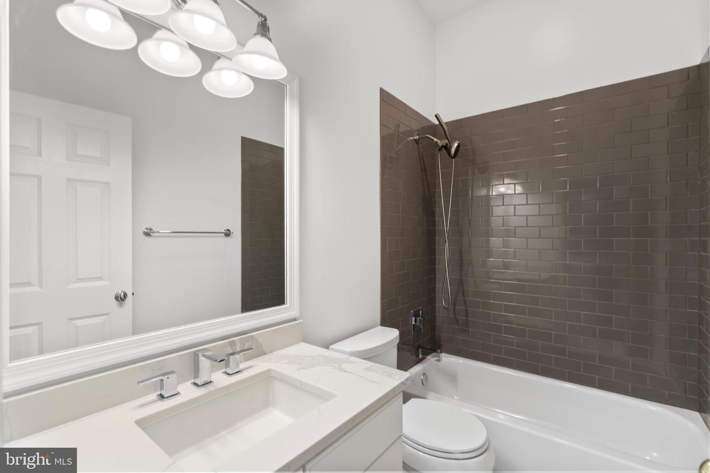 7795 GLENHAVEN CT, MCLEAN, Virginia 22102, 5 Bedrooms Bedrooms, ,5 BathroomsBathrooms,Residential,For sale,7795 GLENHAVEN CT,VAFX2267696 MLS # VAFX2267696