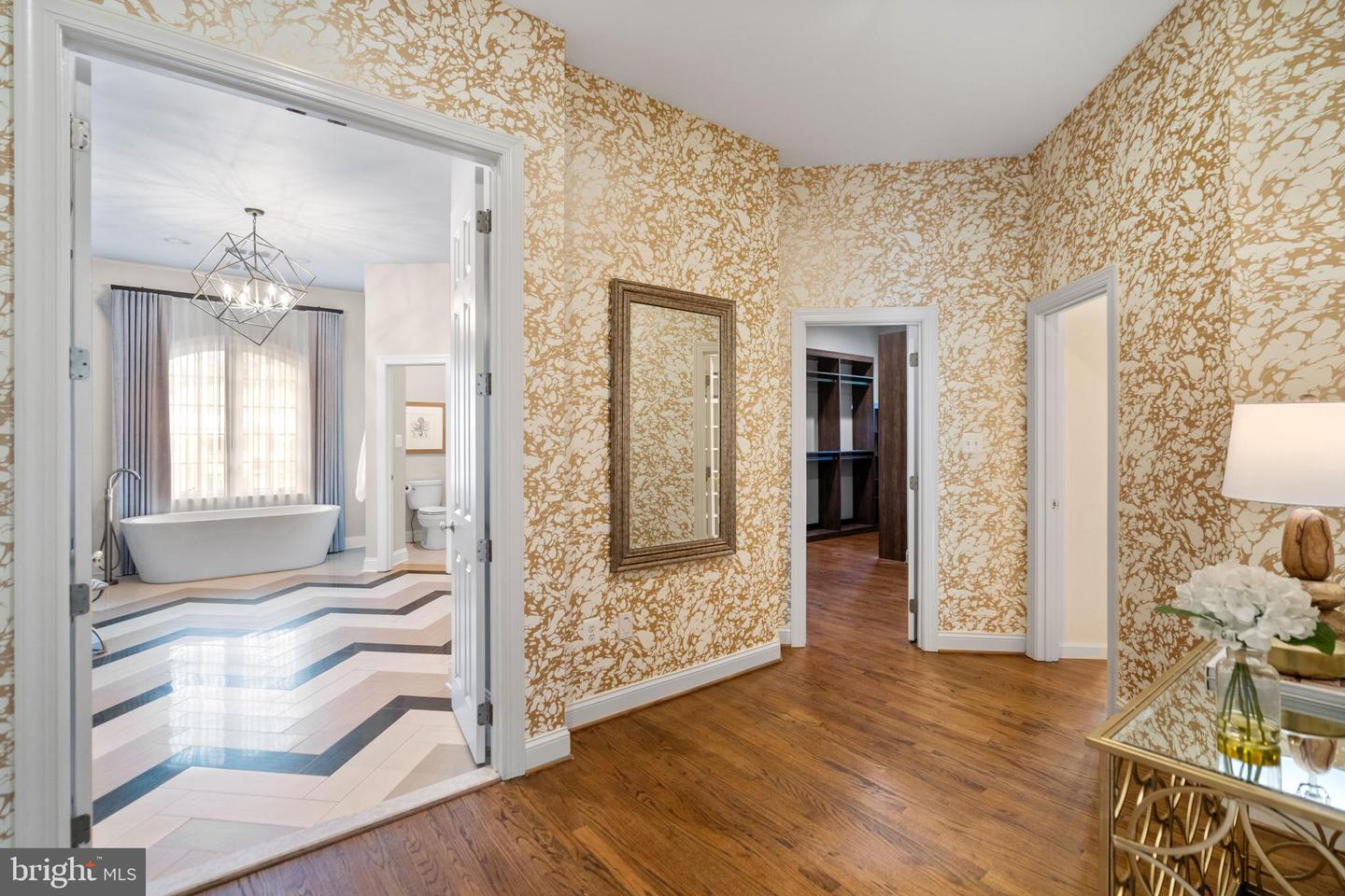 7795 GLENHAVEN CT, MCLEAN, Virginia 22102, 5 Bedrooms Bedrooms, ,5 BathroomsBathrooms,Residential,For sale,7795 GLENHAVEN CT,VAFX2267696 MLS # VAFX2267696