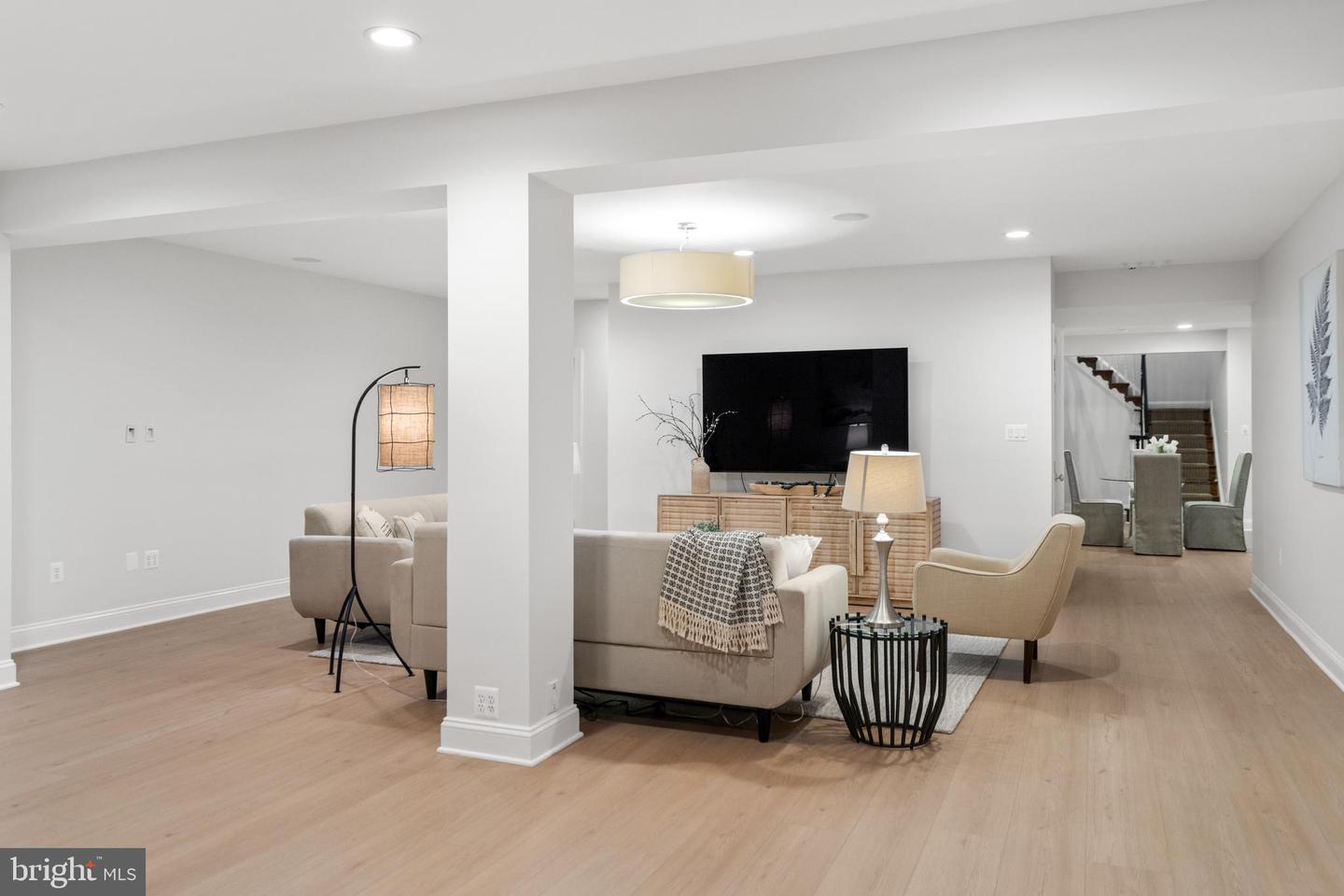 7795 GLENHAVEN CT, MCLEAN, Virginia 22102, 5 Bedrooms Bedrooms, ,5 BathroomsBathrooms,Residential,For sale,7795 GLENHAVEN CT,VAFX2267696 MLS # VAFX2267696