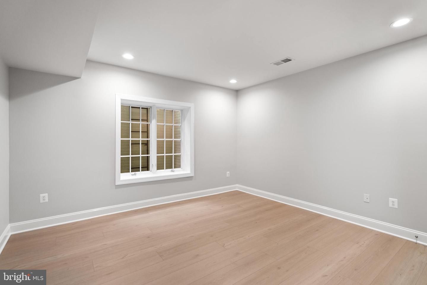 7795 GLENHAVEN CT, MCLEAN, Virginia 22102, 5 Bedrooms Bedrooms, ,5 BathroomsBathrooms,Residential,For sale,7795 GLENHAVEN CT,VAFX2267696 MLS # VAFX2267696