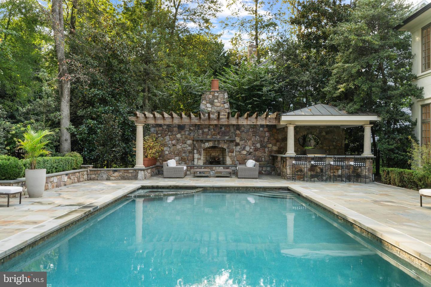 7795 GLENHAVEN CT, MCLEAN, Virginia 22102, 5 Bedrooms Bedrooms, ,5 BathroomsBathrooms,Residential,For sale,7795 GLENHAVEN CT,VAFX2267696 MLS # VAFX2267696