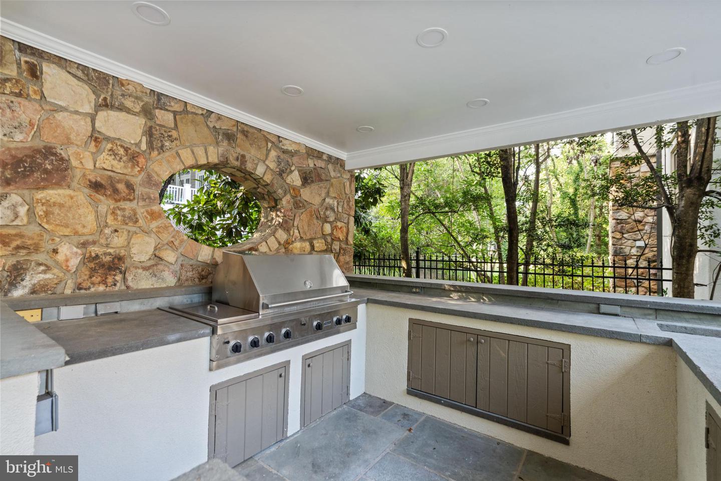 7795 GLENHAVEN CT, MCLEAN, Virginia 22102, 5 Bedrooms Bedrooms, ,5 BathroomsBathrooms,Residential,For sale,7795 GLENHAVEN CT,VAFX2267696 MLS # VAFX2267696