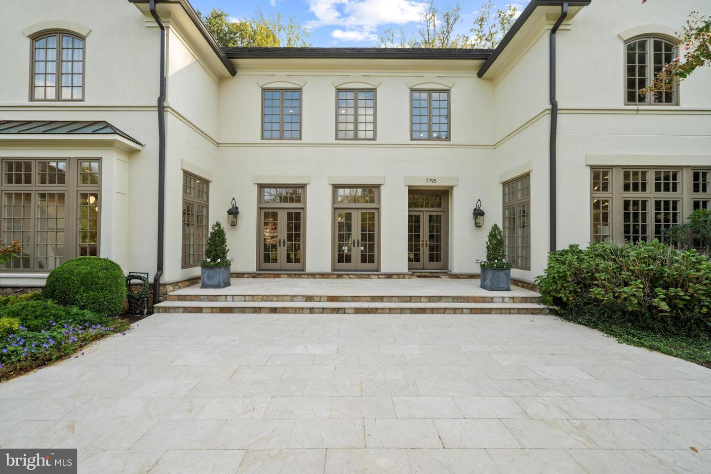 7795 GLENHAVEN CT, MCLEAN, Virginia 22102, 5 Bedrooms Bedrooms, ,5 BathroomsBathrooms,Residential,For sale,7795 GLENHAVEN CT,VAFX2267696 MLS # VAFX2267696