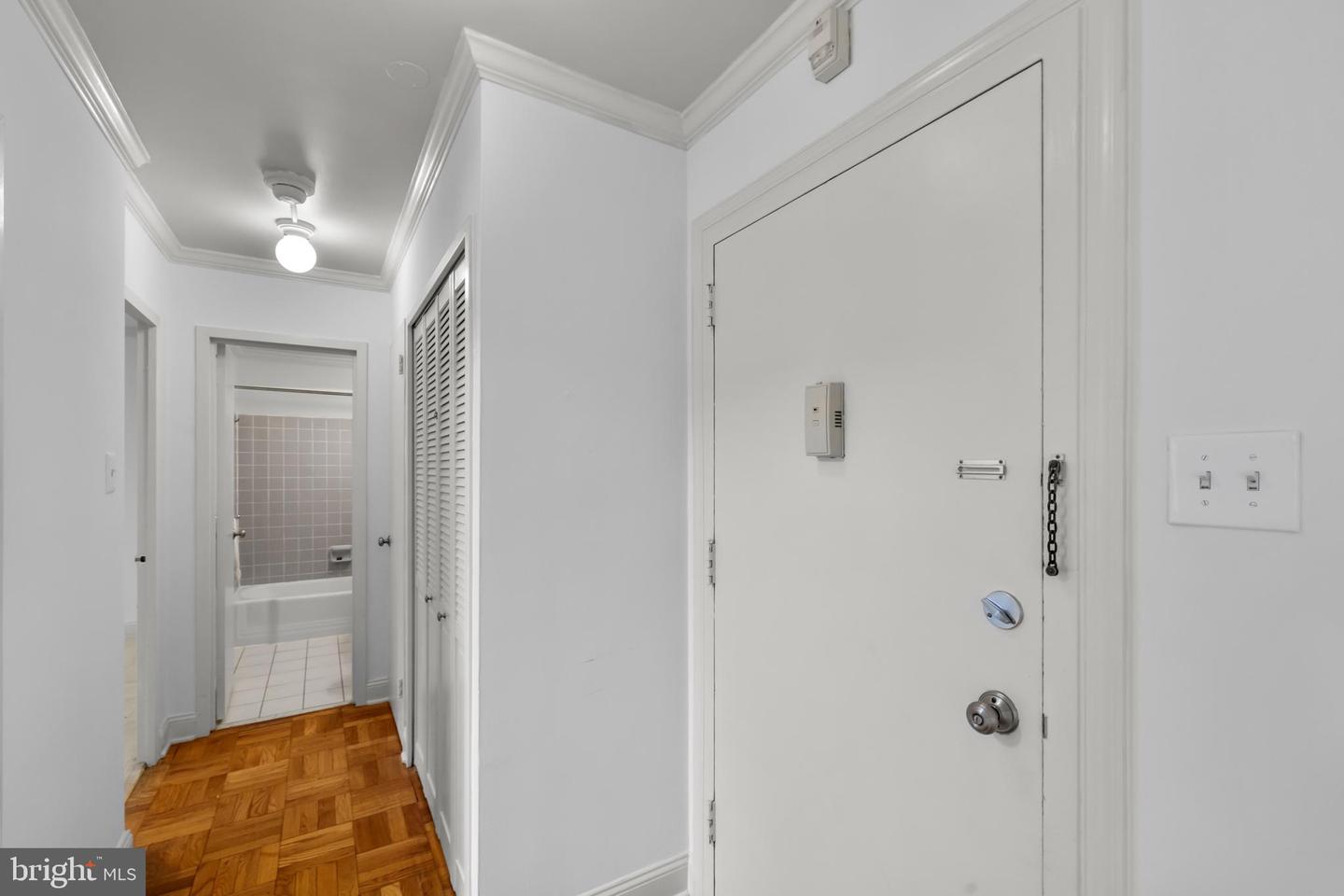 4000 TUNLAW RD NW #220, WASHINGTON, District Of Columbia 20007, 1 Bedroom Bedrooms, ,1 BathroomBathrooms,Residential,For sale,4000 TUNLAW RD NW #220,DCDC2222916 MLS # DCDC2222916