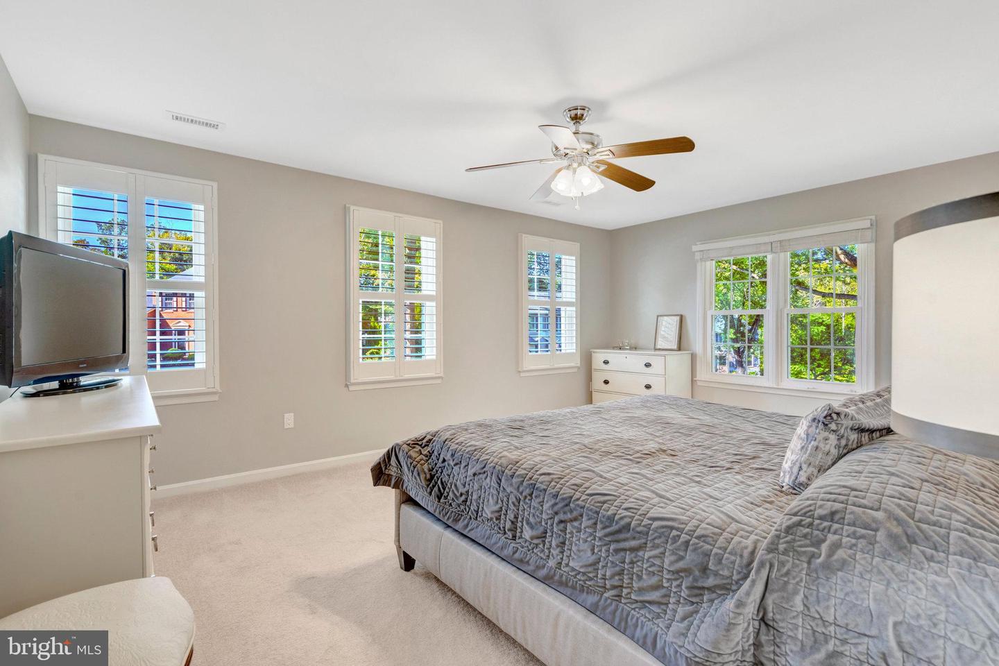 9524 OAK STREAM CT, FAIRFAX STATION, Virginia 22039, 4 Bedrooms Bedrooms, ,3 BathroomsBathrooms,Residential,For sale,9524 OAK STREAM CT,VAFX2268078 MLS # VAFX2268078
