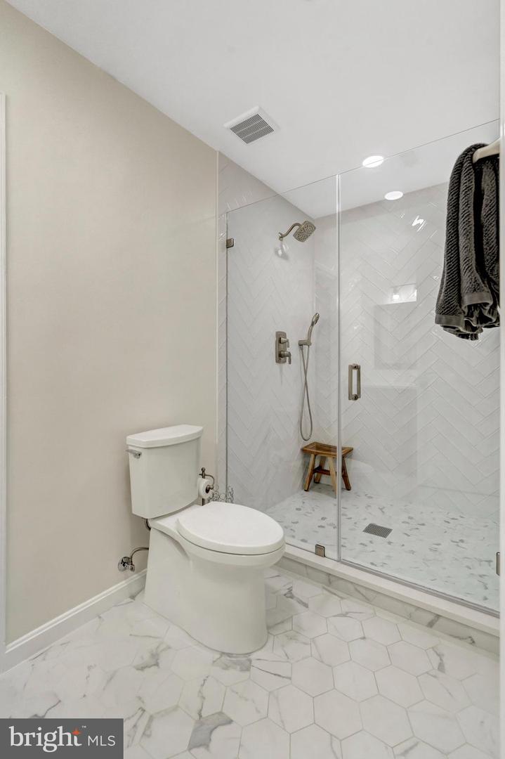 9524 OAK STREAM CT, FAIRFAX STATION, Virginia 22039, 4 Bedrooms Bedrooms, ,3 BathroomsBathrooms,Residential,For sale,9524 OAK STREAM CT,VAFX2268078 MLS # VAFX2268078