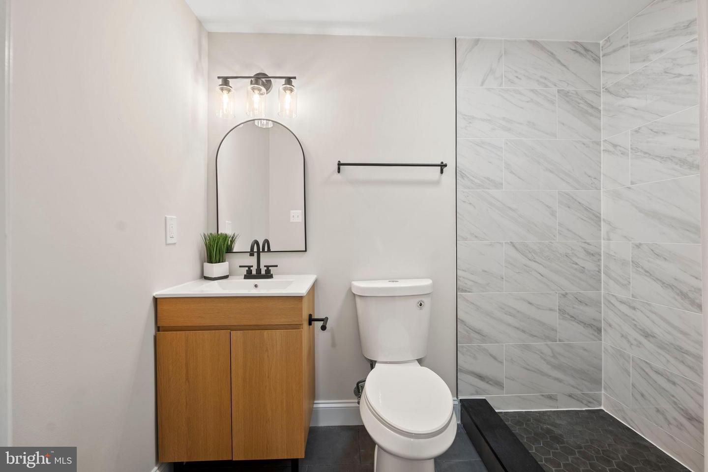 1937 MARINER LN, WOODBRIDGE, Virginia 22192, 3 Bedrooms Bedrooms, 12 Rooms Rooms,3 BathroomsBathrooms,Residential,For sale,1937 MARINER LN,VAPW2104334 MLS # VAPW2104334
