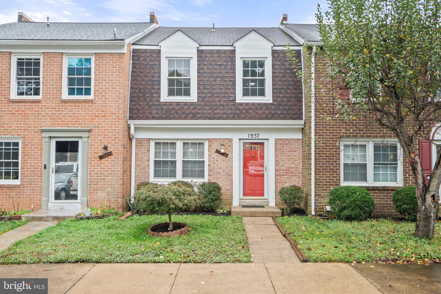 1937 MARINER LN, WOODBRIDGE, Virginia 22192, 3 Bedrooms Bedrooms, 12 Rooms Rooms,3 BathroomsBathrooms,Residential,For sale,1937 MARINER LN,VAPW2104334 MLS # VAPW2104334