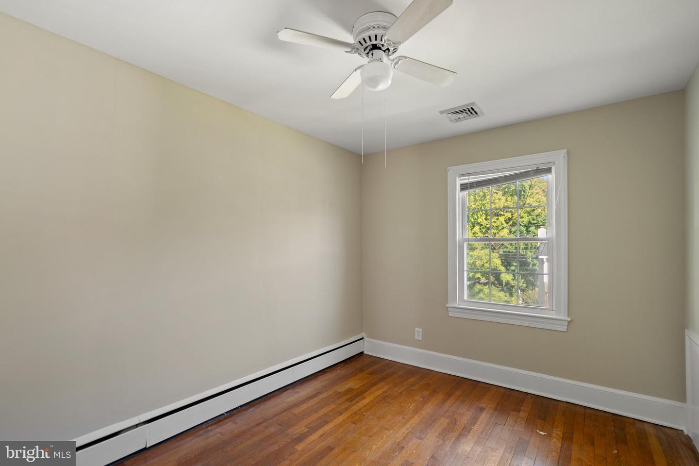 111 W 9TH ST, FRONT ROYAL, Virginia 22630, 3 Bedrooms Bedrooms, ,2 BathroomsBathrooms,Residential,For sale,111 W 9TH ST,VAWR2012324 MLS # VAWR2012324