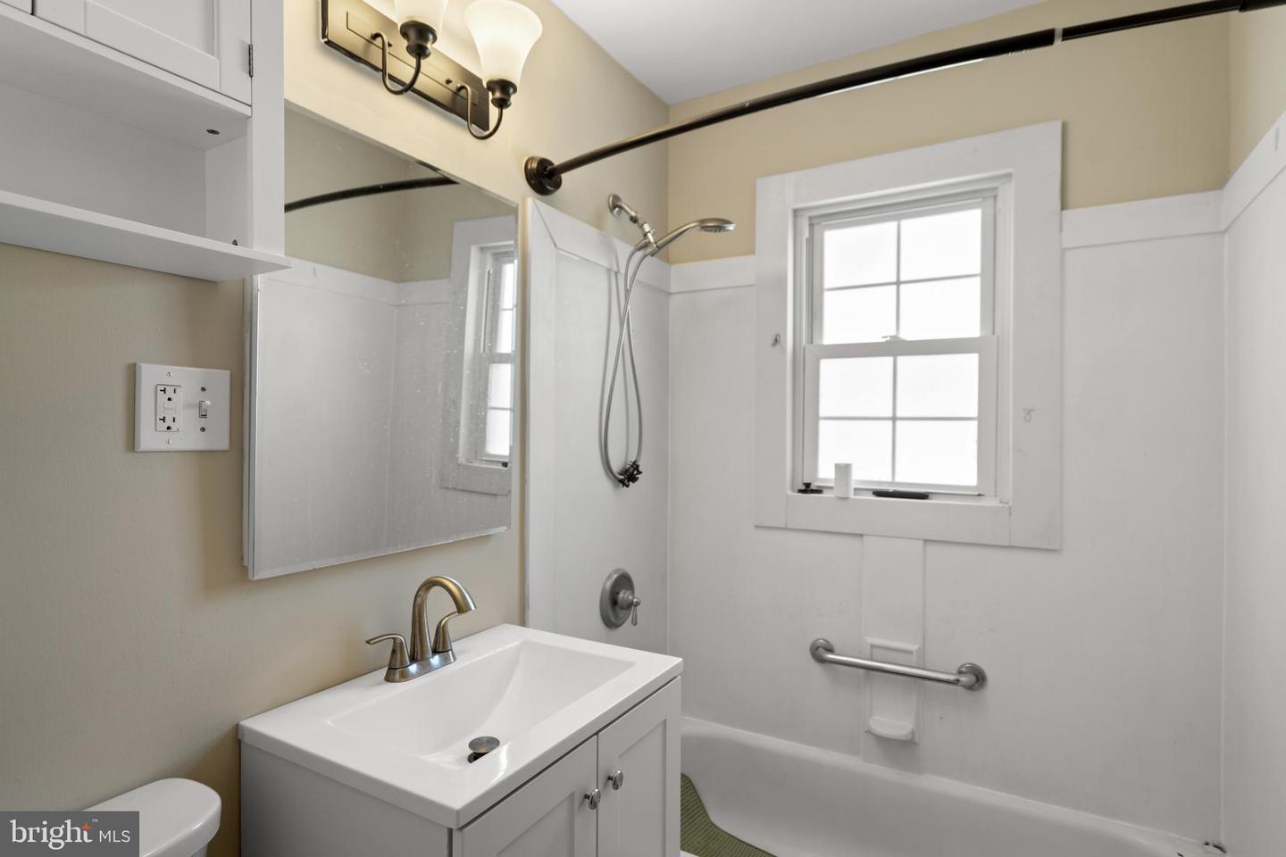 111 W 9TH ST, FRONT ROYAL, Virginia 22630, 3 Bedrooms Bedrooms, ,2 BathroomsBathrooms,Residential,For sale,111 W 9TH ST,VAWR2012324 MLS # VAWR2012324