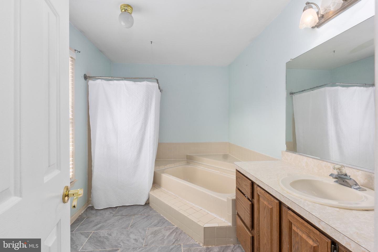 10611 MAPLE RIDGE DR, SPOTSYLVANIA, Virginia 22553, 4 Bedrooms Bedrooms, 11 Rooms Rooms,2 BathroomsBathrooms,Residential,For sale,10611 MAPLE RIDGE DR,VASP2036350 MLS # VASP2036350