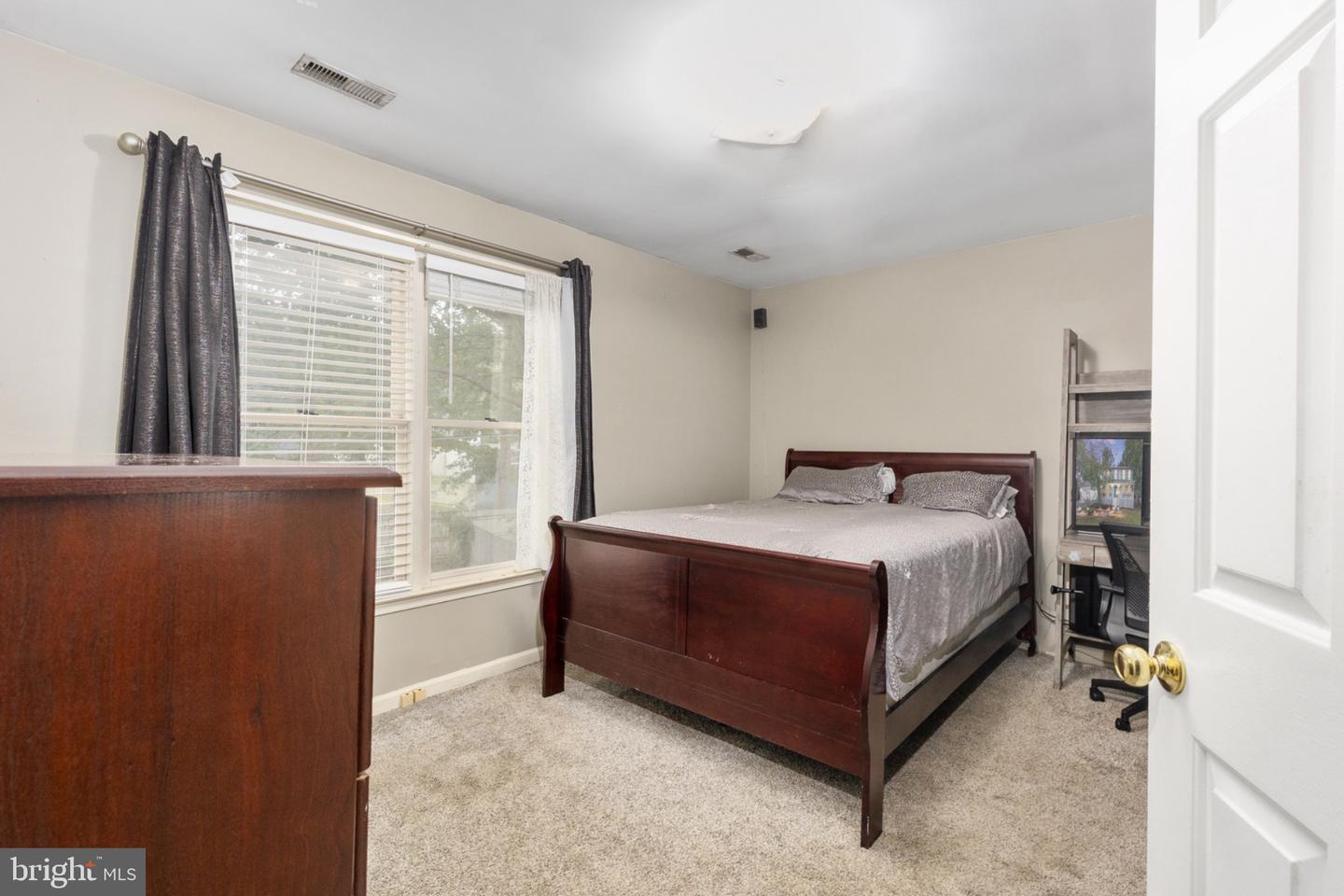 10611 MAPLE RIDGE DR, SPOTSYLVANIA, Virginia 22553, 4 Bedrooms Bedrooms, 11 Rooms Rooms,2 BathroomsBathrooms,Residential,For sale,10611 MAPLE RIDGE DR,VASP2036350 MLS # VASP2036350
