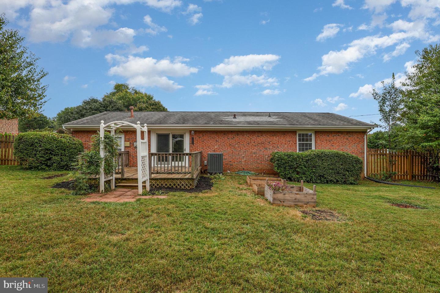2140 CYPRESS DR, CULPEPER, Virginia 22701, 3 Bedrooms Bedrooms, ,2 BathroomsBathrooms,Residential,For sale,2140 CYPRESS DR,VACU2011618 MLS # VACU2011618