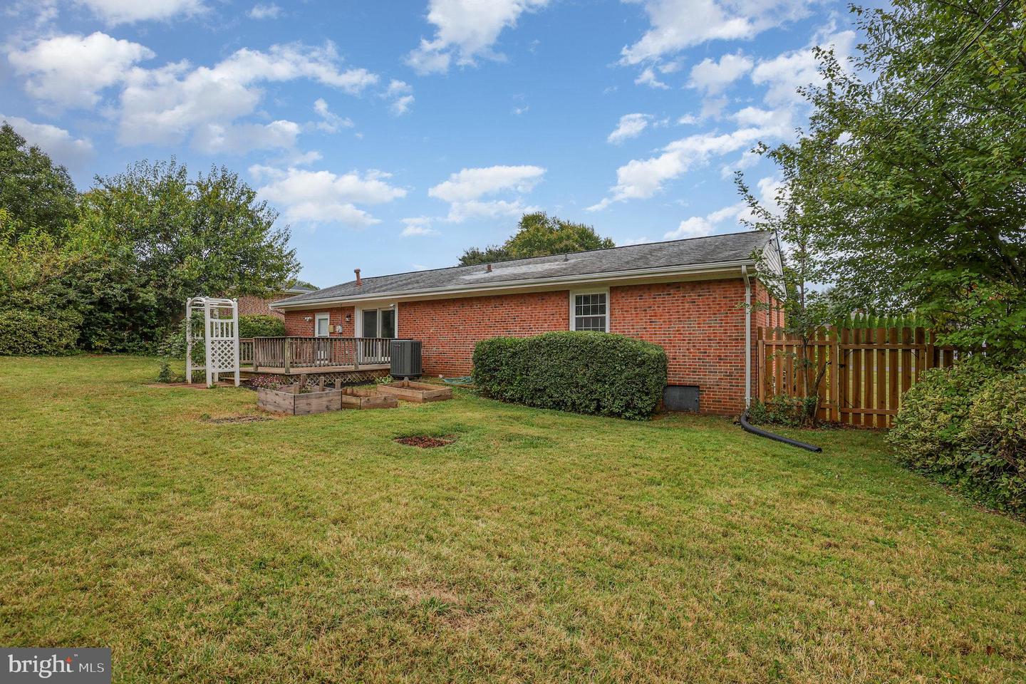 2140 CYPRESS DR, CULPEPER, Virginia 22701, 3 Bedrooms Bedrooms, ,2 BathroomsBathrooms,Residential,For sale,2140 CYPRESS DR,VACU2011618 MLS # VACU2011618