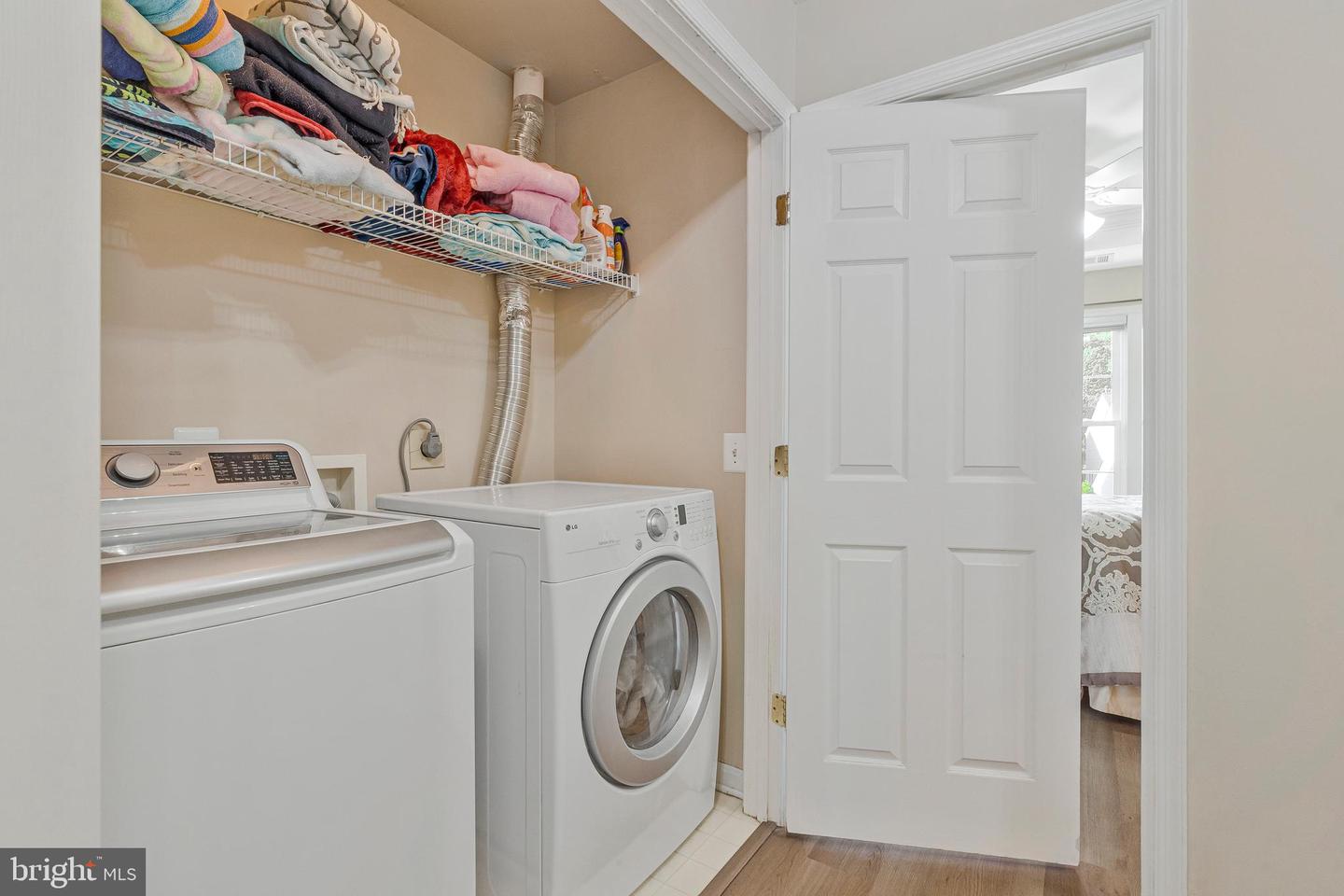 12492 FOX VIEW WAY, RESTON, Virginia 20191, 4 Bedrooms Bedrooms, ,4 BathroomsBathrooms,Residential,For sale,12492 FOX VIEW WAY,VAFX2268260 MLS # VAFX2268260