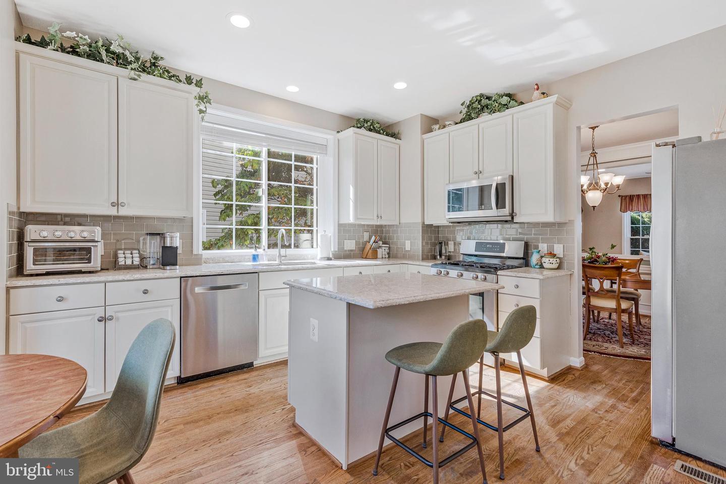 12492 FOX VIEW WAY, RESTON, Virginia 20191, 4 Bedrooms Bedrooms, ,4 BathroomsBathrooms,Residential,For sale,12492 FOX VIEW WAY,VAFX2268260 MLS # VAFX2268260