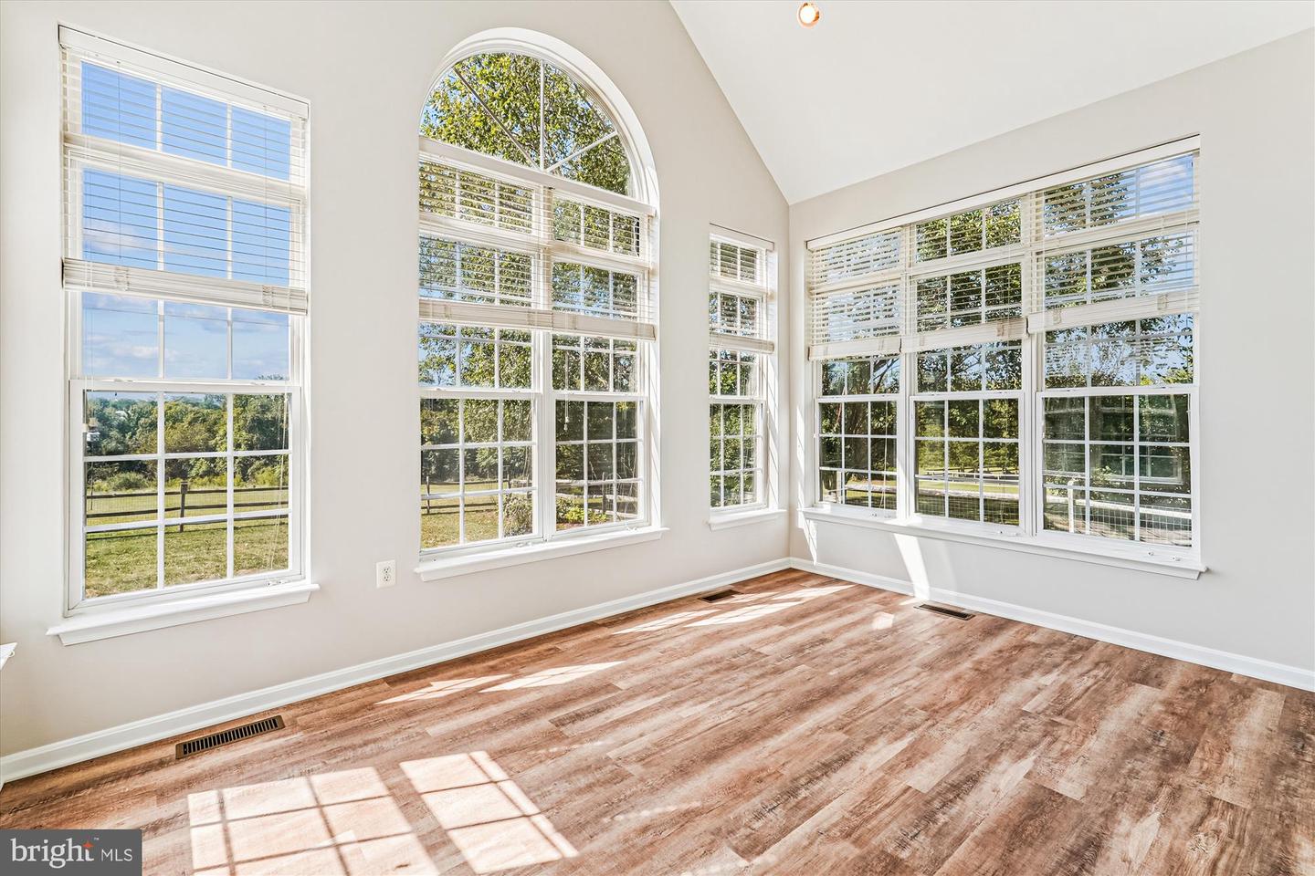 40941 SYCAMORE CREEK LN, LOVETTSVILLE, Virginia 20180, 4 Bedrooms Bedrooms, ,2 BathroomsBathrooms,Residential,For sale,40941 SYCAMORE CREEK LN,VALO2107214 MLS # VALO2107214