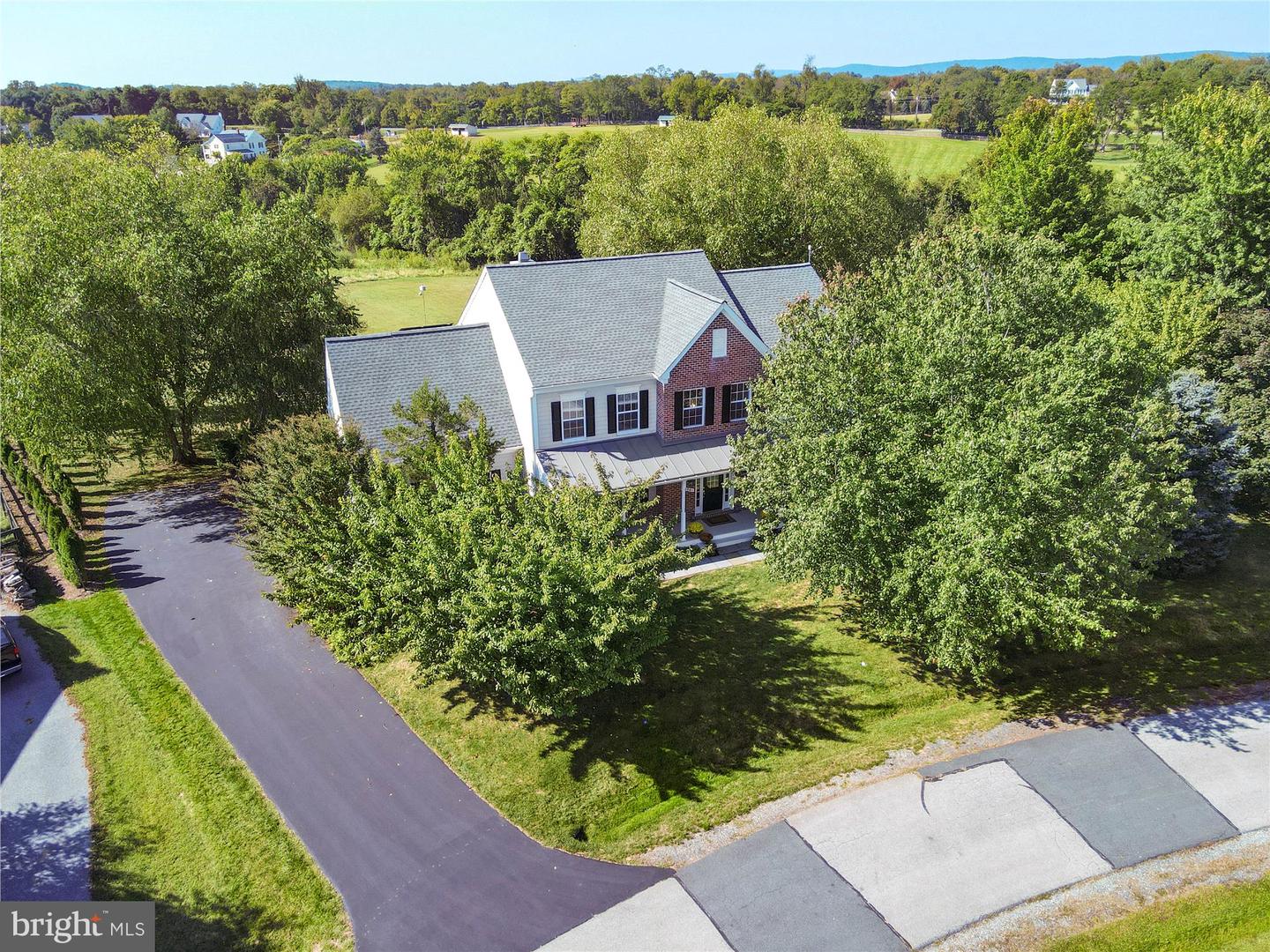 40941 SYCAMORE CREEK LN, LOVETTSVILLE, Virginia 20180, 4 Bedrooms Bedrooms, ,2 BathroomsBathrooms,Residential,For sale,40941 SYCAMORE CREEK LN,VALO2107214 MLS # VALO2107214