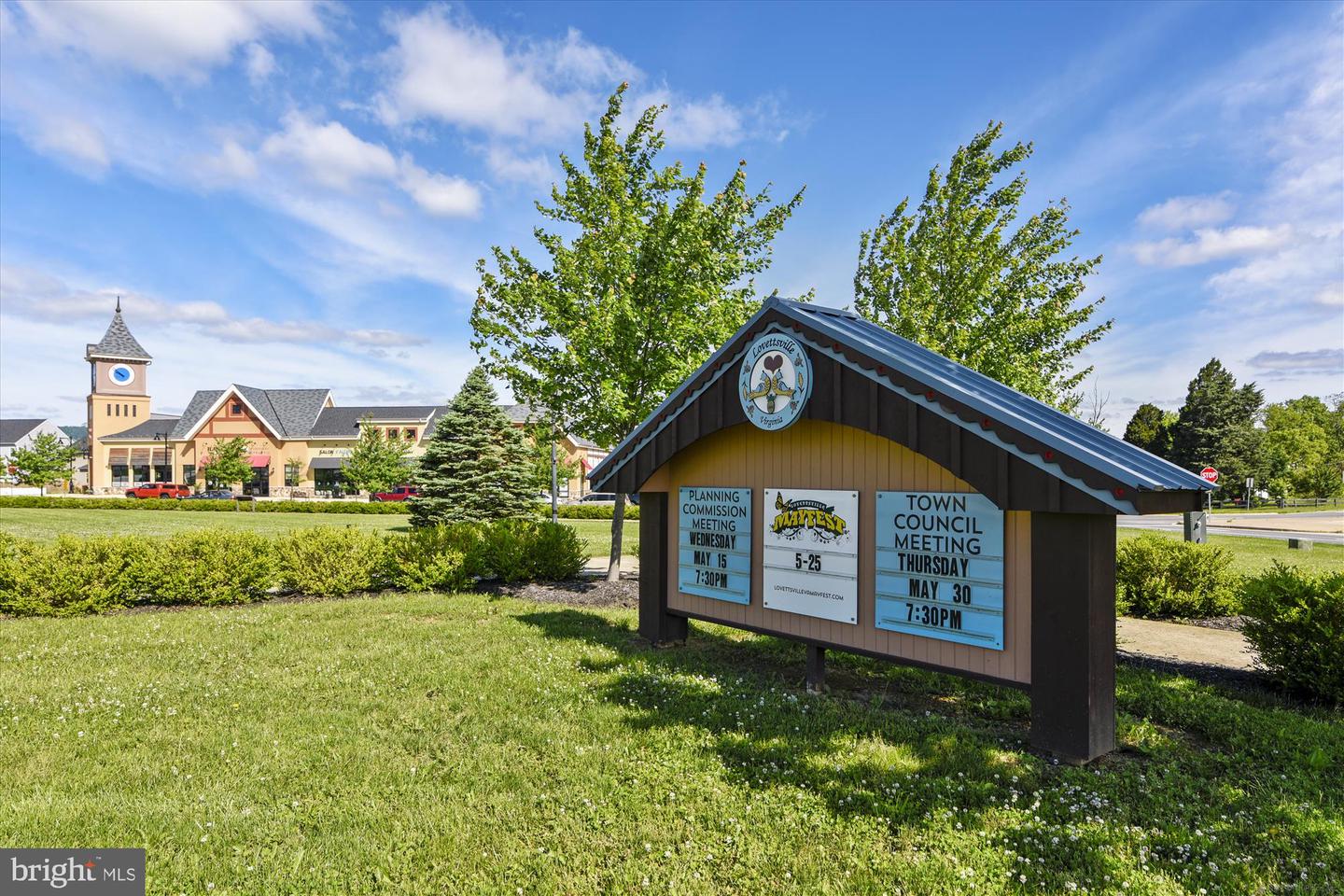 40941 SYCAMORE CREEK LN, LOVETTSVILLE, Virginia 20180, 4 Bedrooms Bedrooms, ,2 BathroomsBathrooms,Residential,For sale,40941 SYCAMORE CREEK LN,VALO2107214 MLS # VALO2107214
