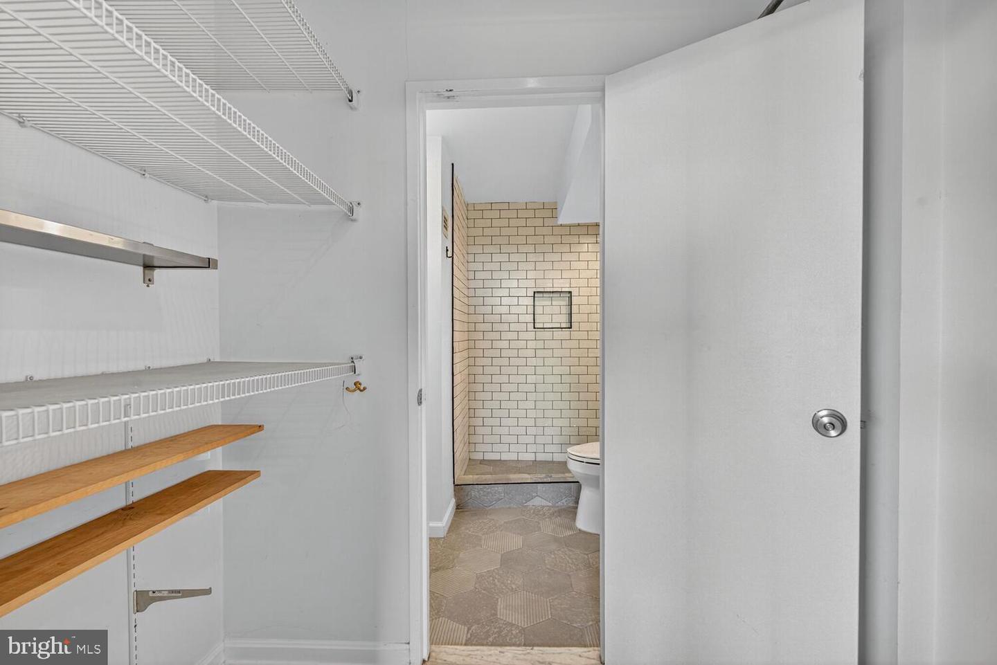 4501 ARLINGTON BLVD #715, ARLINGTON, Virginia 22203, 1 Bedroom Bedrooms, 2 Rooms Rooms,1 BathroomBathrooms,Residential,For sale,4501 ARLINGTON BLVD #715,VAAR2063958 MLS # VAAR2063958