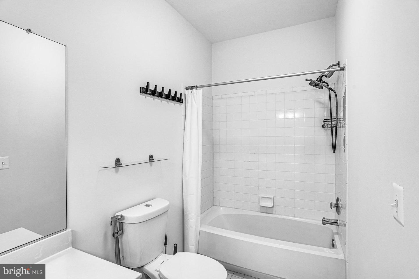 46606 DRYSDALE TER #101, STERLING, Virginia 20165, 2 Bedrooms Bedrooms, ,2 BathroomsBathrooms,Residential,For sale,46606 DRYSDALE TER #101,VALO2107258 MLS # VALO2107258