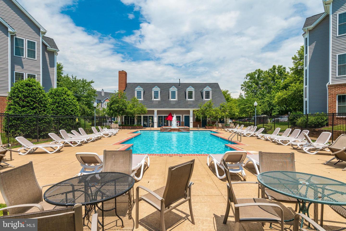 46606 DRYSDALE TER #101, STERLING, Virginia 20165, 2 Bedrooms Bedrooms, ,2 BathroomsBathrooms,Residential,For sale,46606 DRYSDALE TER #101,VALO2107258 MLS # VALO2107258