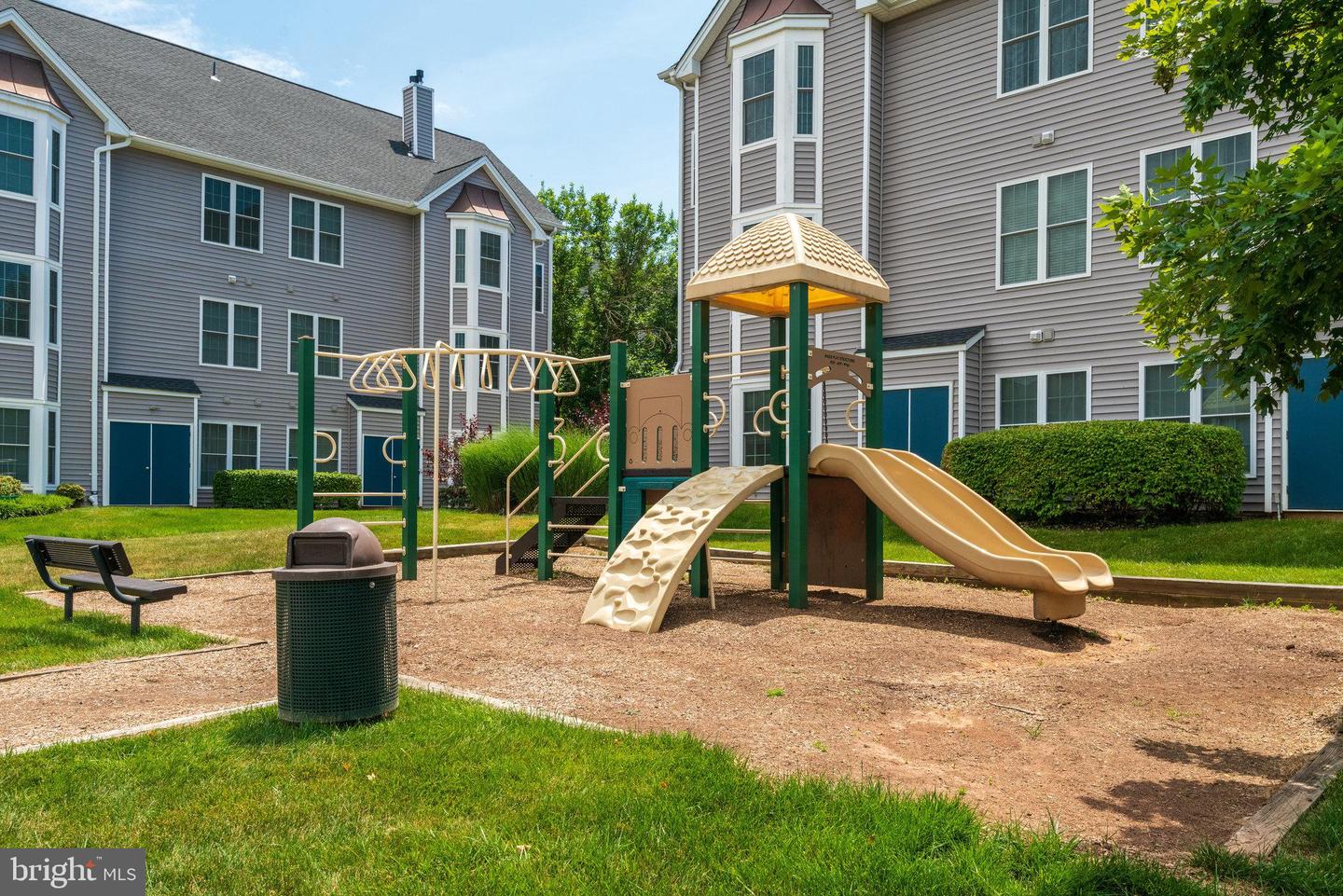 46606 DRYSDALE TER #101, STERLING, Virginia 20165, 2 Bedrooms Bedrooms, ,2 BathroomsBathrooms,Residential,For sale,46606 DRYSDALE TER #101,VALO2107258 MLS # VALO2107258