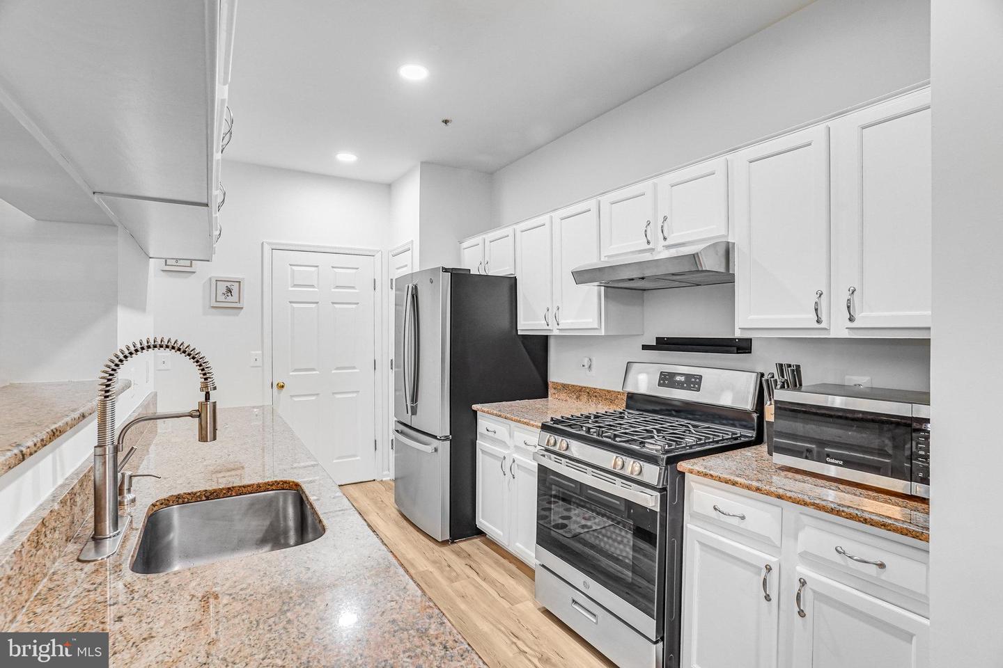 46606 DRYSDALE TER #101, STERLING, Virginia 20165, 2 Bedrooms Bedrooms, ,2 BathroomsBathrooms,Residential,For sale,46606 DRYSDALE TER #101,VALO2107258 MLS # VALO2107258