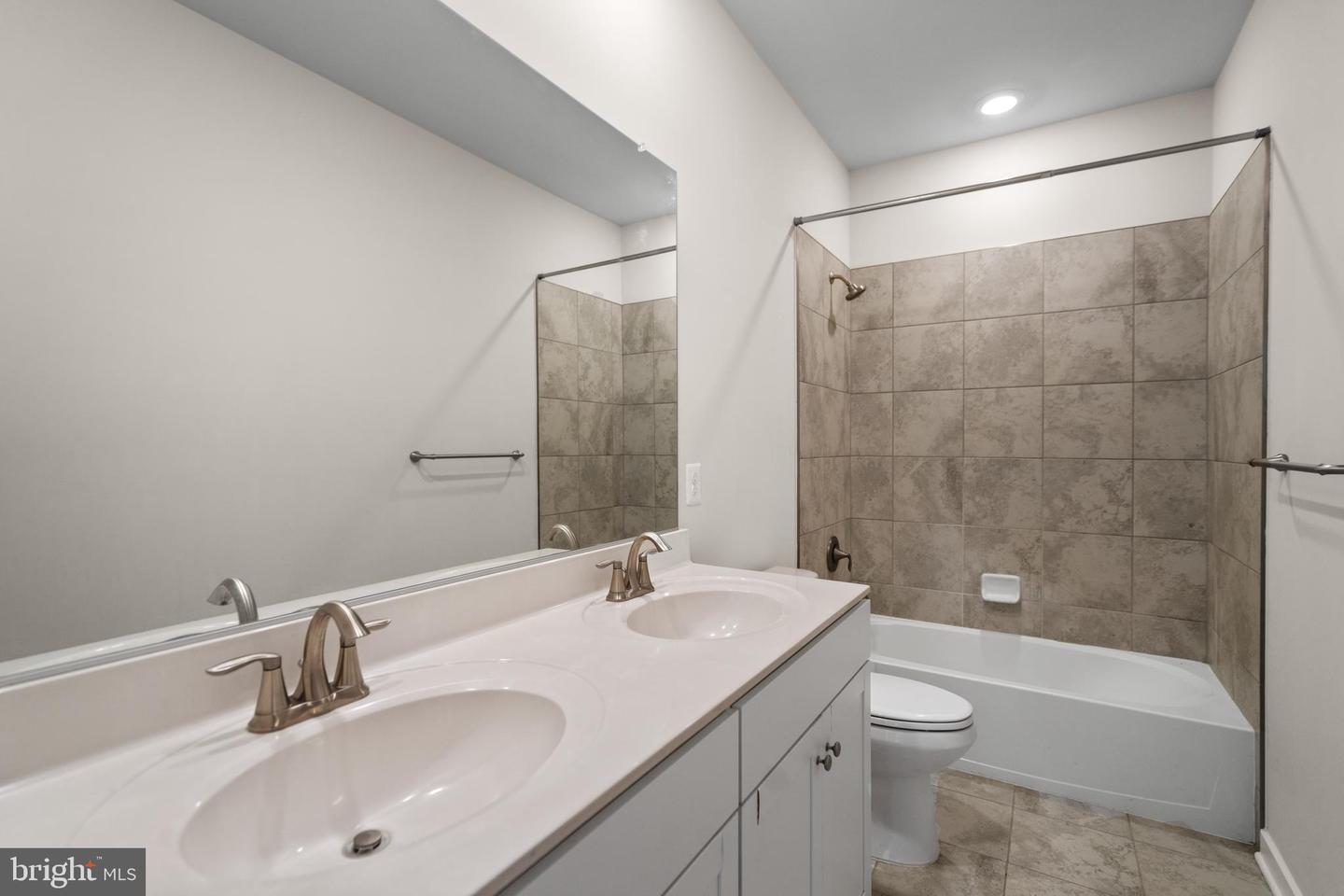 2093 WHITHORN HILL, JEFFERSONTON, Virginia 22724, 5 Bedrooms Bedrooms, ,3 BathroomsBathrooms,Residential,For sale,2093 WHITHORN HILL,VACU2011628 MLS # VACU2011628