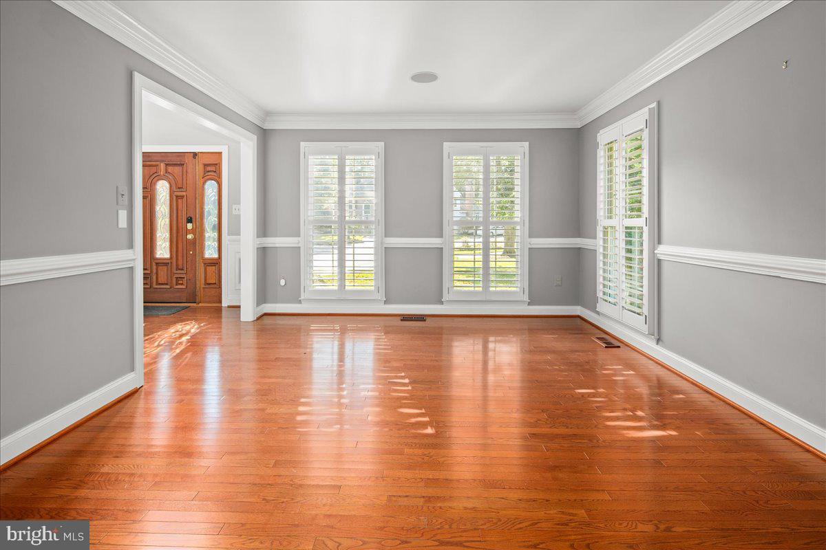 2953 BROOK MILL CT, HERNDON, Virginia 20171, 5 Bedrooms Bedrooms, ,3 BathroomsBathrooms,Residential,For sale,2953 BROOK MILL CT,VAFX2268460 MLS # VAFX2268460