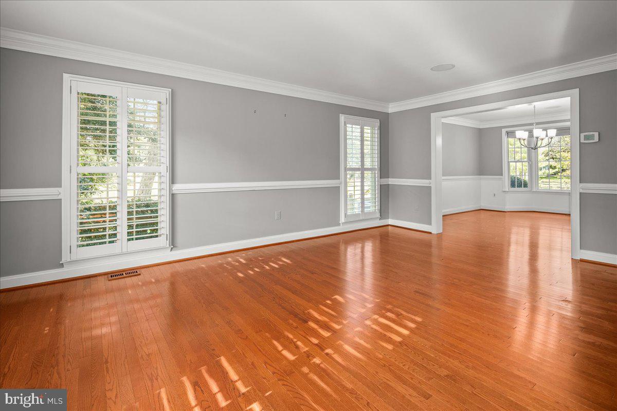 2953 BROOK MILL CT, HERNDON, Virginia 20171, 5 Bedrooms Bedrooms, ,3 BathroomsBathrooms,Residential,For sale,2953 BROOK MILL CT,VAFX2268460 MLS # VAFX2268460