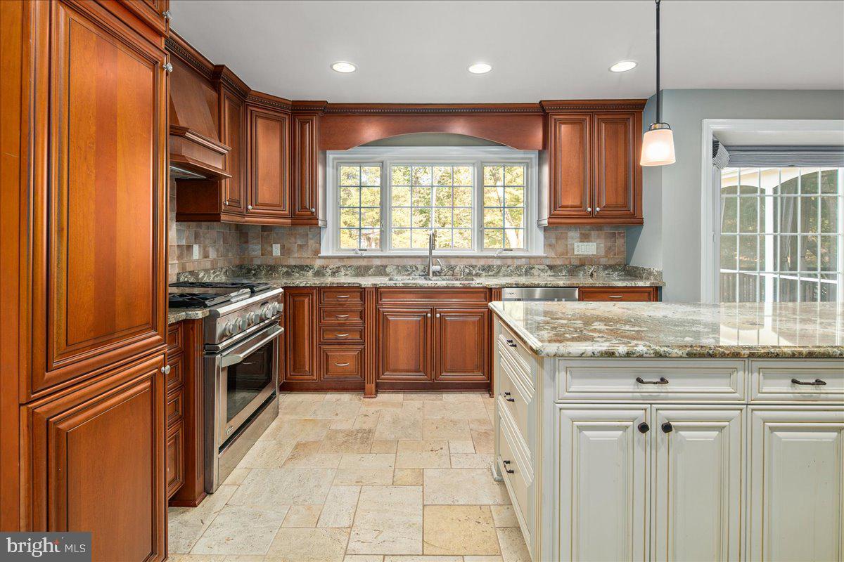 2953 BROOK MILL CT, HERNDON, Virginia 20171, 5 Bedrooms Bedrooms, ,3 BathroomsBathrooms,Residential,For sale,2953 BROOK MILL CT,VAFX2268460 MLS # VAFX2268460