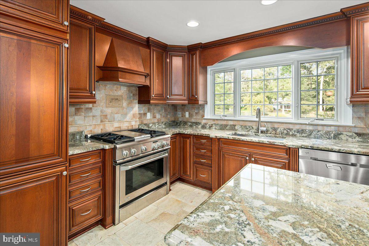 2953 BROOK MILL CT, HERNDON, Virginia 20171, 5 Bedrooms Bedrooms, ,3 BathroomsBathrooms,Residential,For sale,2953 BROOK MILL CT,VAFX2268460 MLS # VAFX2268460