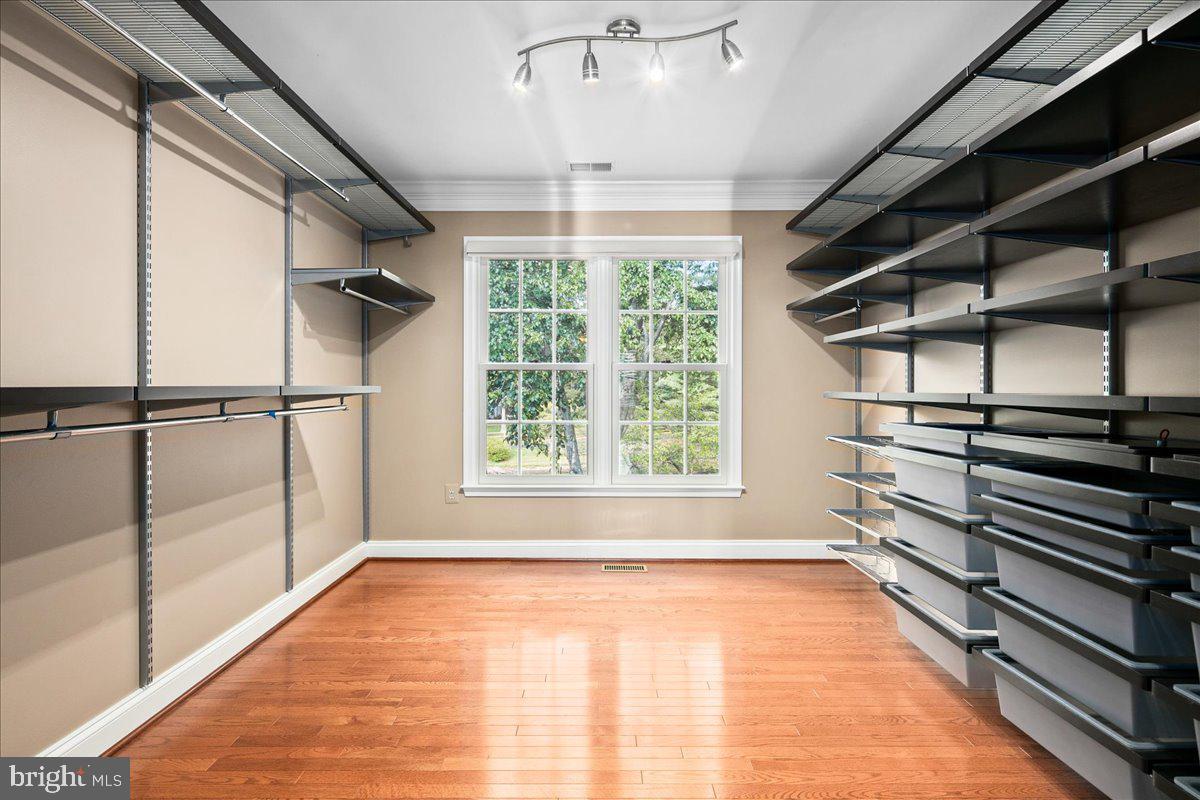 2953 BROOK MILL CT, HERNDON, Virginia 20171, 5 Bedrooms Bedrooms, ,3 BathroomsBathrooms,Residential,For sale,2953 BROOK MILL CT,VAFX2268460 MLS # VAFX2268460