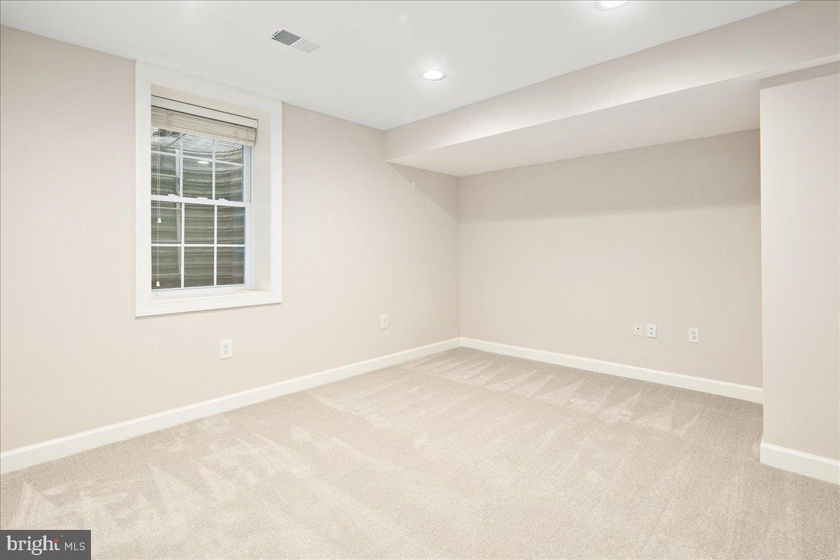 2953 BROOK MILL CT, HERNDON, Virginia 20171, 5 Bedrooms Bedrooms, ,3 BathroomsBathrooms,Residential,For sale,2953 BROOK MILL CT,VAFX2268460 MLS # VAFX2268460