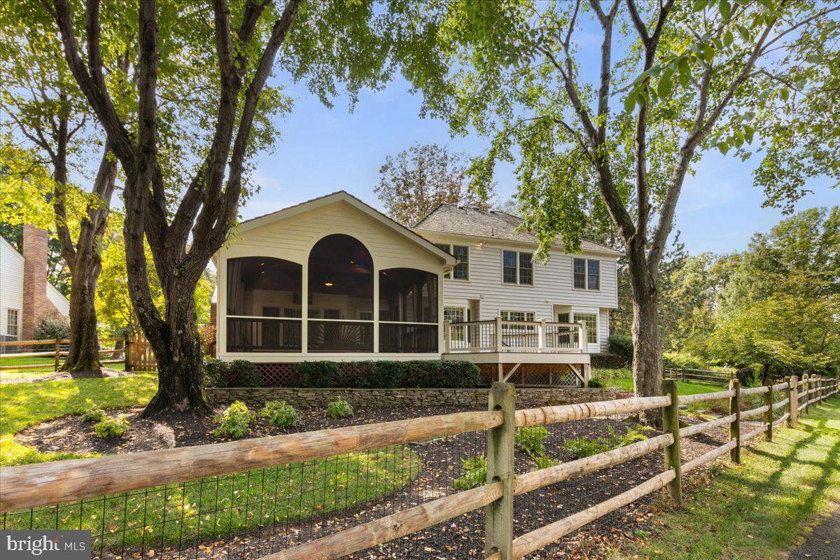 2953 BROOK MILL CT, HERNDON, Virginia 20171, 5 Bedrooms Bedrooms, ,3 BathroomsBathrooms,Residential,For sale,2953 BROOK MILL CT,VAFX2268460 MLS # VAFX2268460