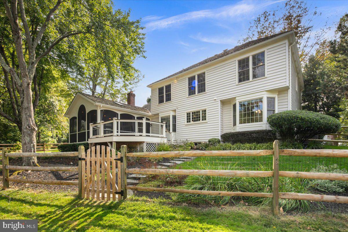 2953 BROOK MILL CT, HERNDON, Virginia 20171, 5 Bedrooms Bedrooms, ,3 BathroomsBathrooms,Residential,For sale,2953 BROOK MILL CT,VAFX2268460 MLS # VAFX2268460
