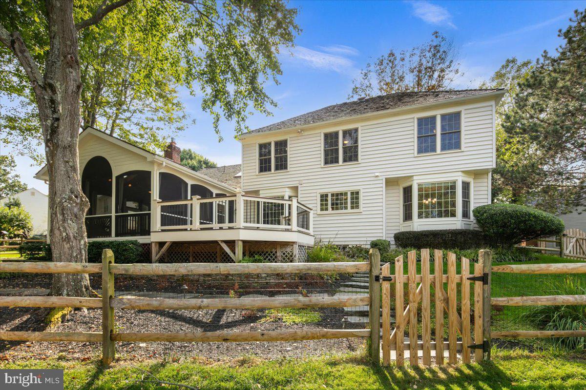 2953 BROOK MILL CT, HERNDON, Virginia 20171, 5 Bedrooms Bedrooms, ,3 BathroomsBathrooms,Residential,For sale,2953 BROOK MILL CT,VAFX2268460 MLS # VAFX2268460