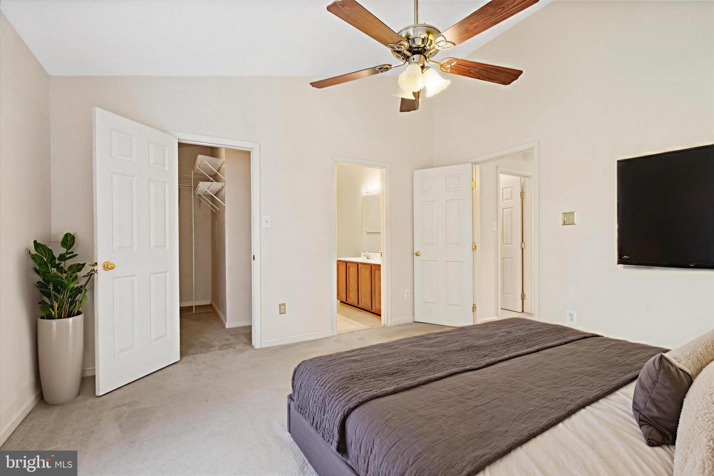 7496 GADSBY SQ, ALEXANDRIA, Virginia 22315, 3 Bedrooms Bedrooms, ,2 BathroomsBathrooms,Residential,For sale,7496 GADSBY SQ,VAFX2268758 MLS # VAFX2268758